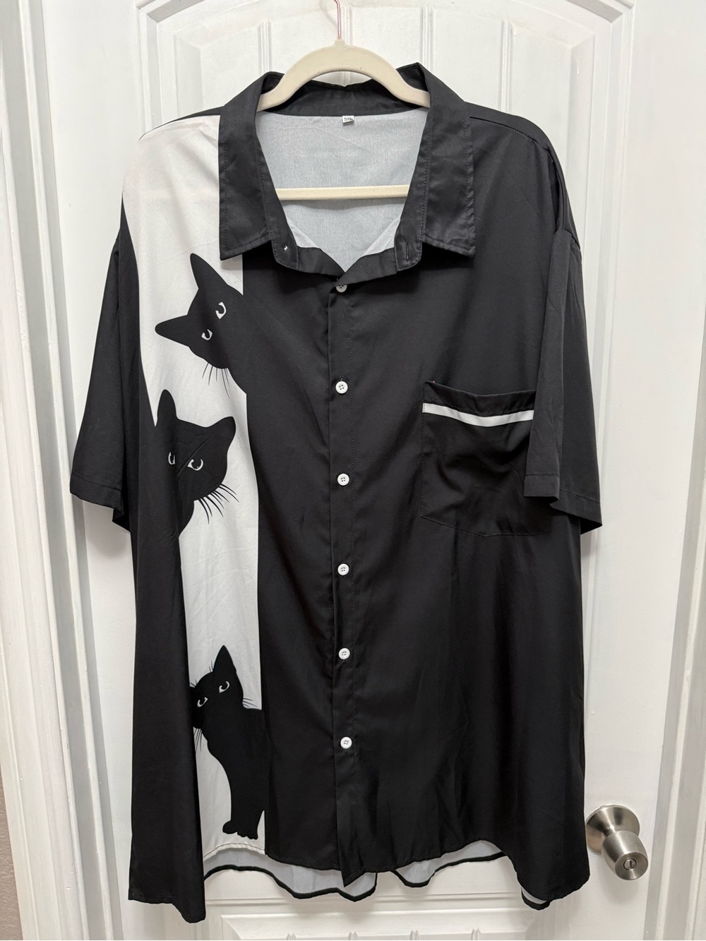 Button Up Shirts Mens 5XL Cat Head Graphic Black White Short Sleeve (24-19)